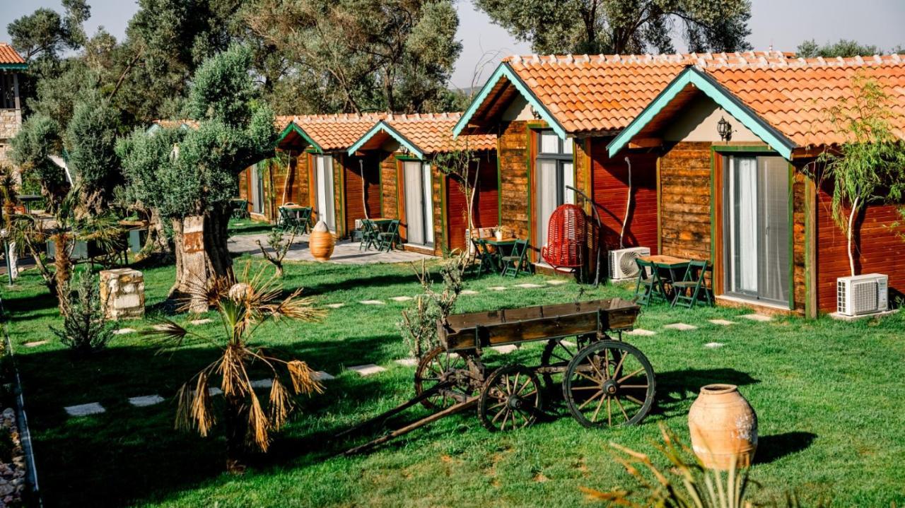 Serender Bungalov Bed & Breakfast Foca Exterior photo